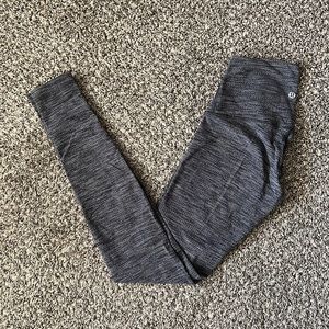 LULULEMON, size 2, high-rise ankle-length leggings, color gray